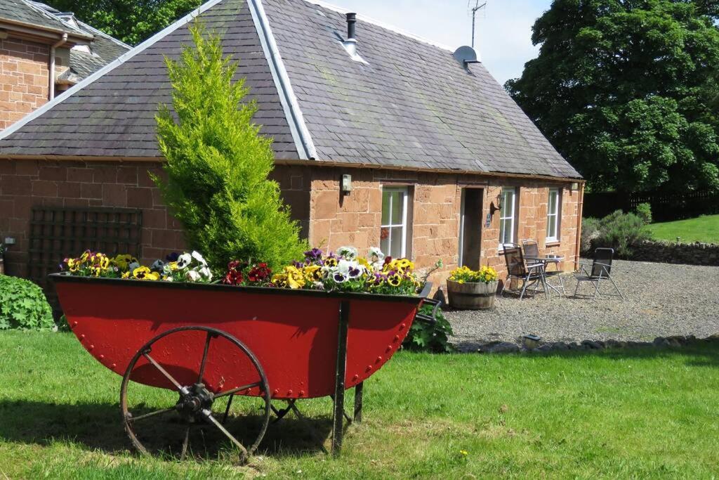 Harleyburn Cottages - Stables And Saddlery 멜로스 외부 사진
